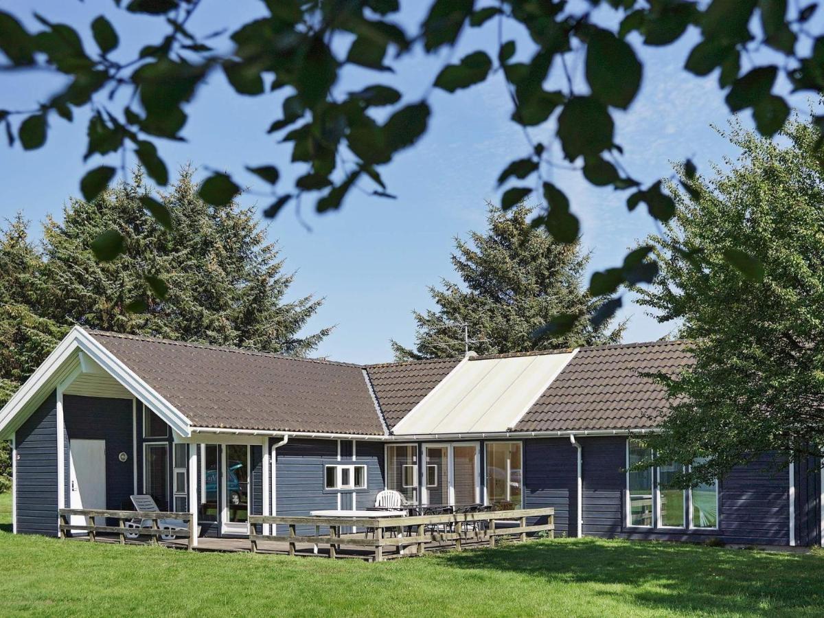 12 Person Holiday Home In Aakirkeby Vester Somarken Bagian luar foto